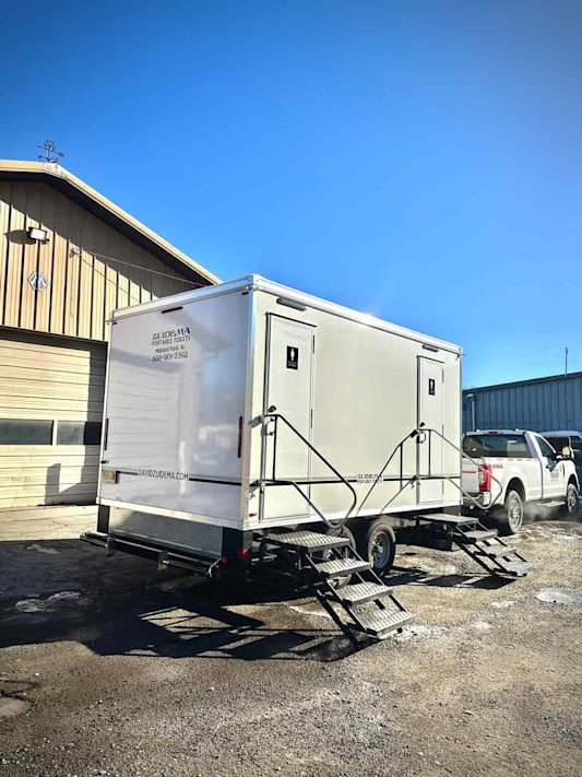 Exterior of 5 Restroom Trailer in NY & NJ